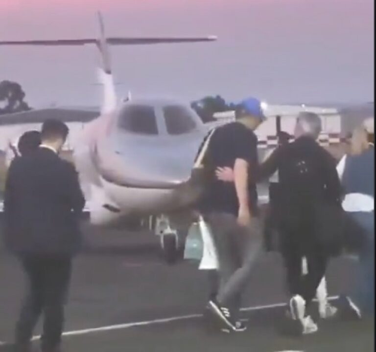 El fiscal Pollicita ya investiga a Adorni por el vuelo privado a Punta