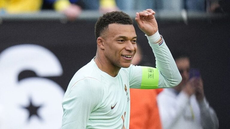 Con uno menos casi todo el segundo tiempo, Francia le ganó 2-1 a Brasil