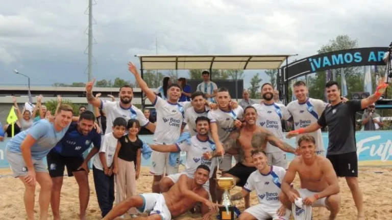 Equipo de fútbol playa Argentino de Rosario, único representante argentino en la Copa Libertadores.