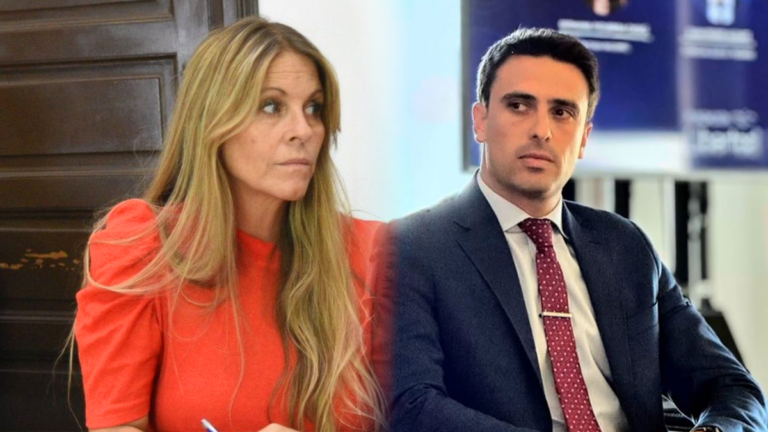 Captura de pantalla de redes sociales mostrando el intercambio entre los concejales sobre transparencia salarial.