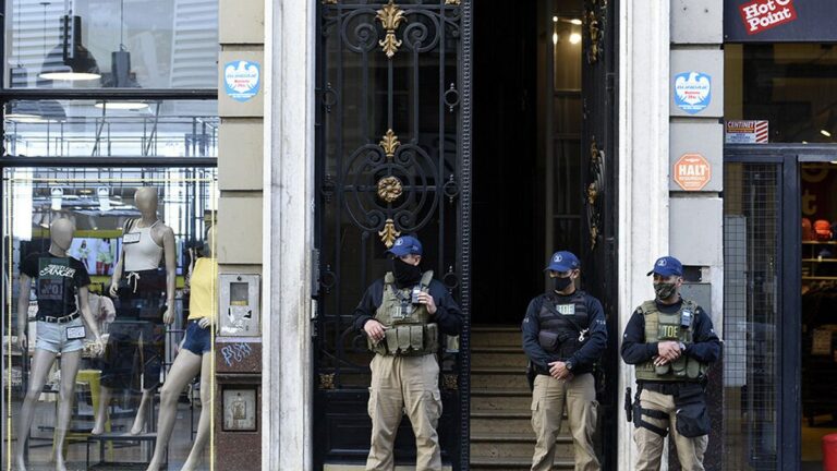 Exterior del Centro de Justicia Penal de Santa Fe