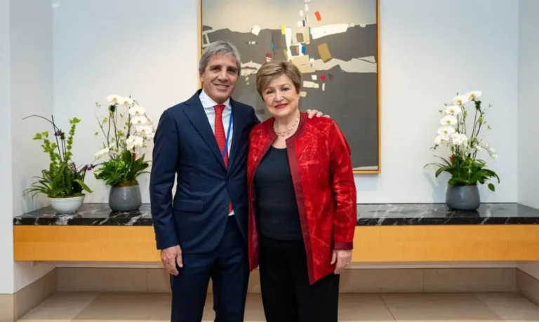 Ministro de Economía Luis Caputo en reunión con autoridades del FMI