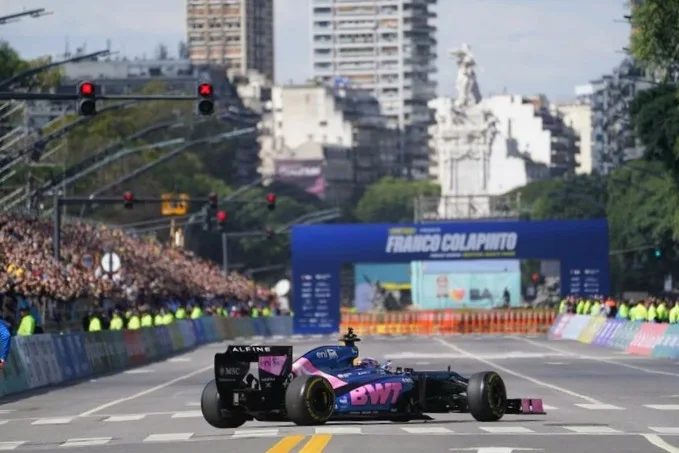 Franco Colapinto con el auto de Alpine durante el Gran Premio de Miami