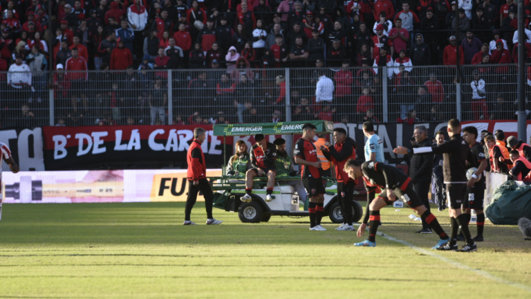 Oscar Salomón, defensor de Newell's Old Boys, durante un partido