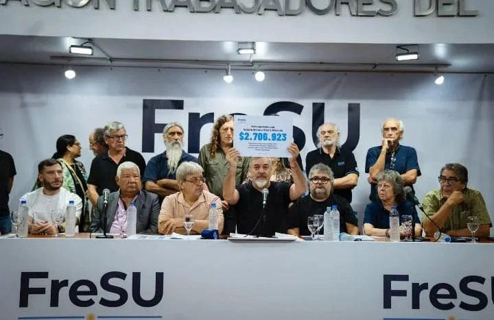Delegados del Frente de Sindicatos Unidos en el plenario nacional por el Día del Trabajador