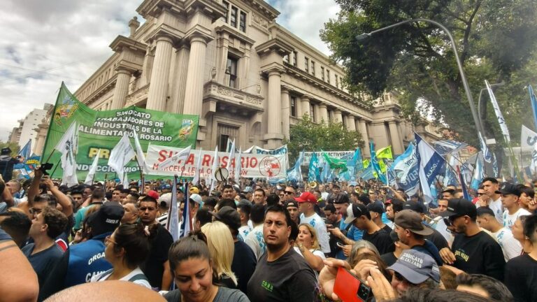 Movilización de trabajadores en Rosario por el Día del Trabajador
