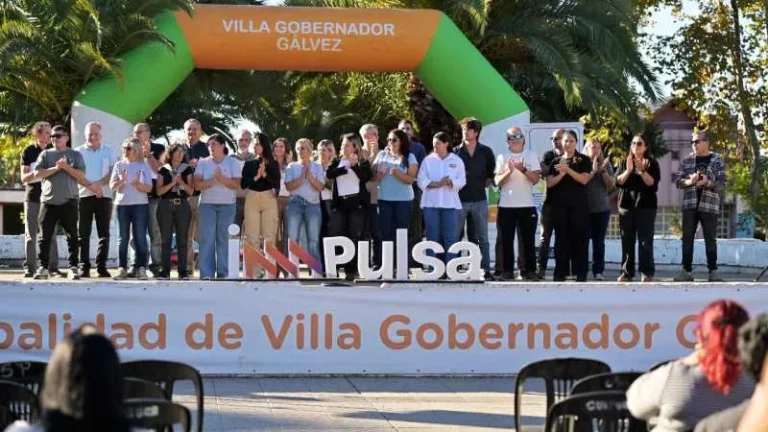 Presentación del programa VGG Capacita en la plaza San Martín de Villa Gobernador Gálvez