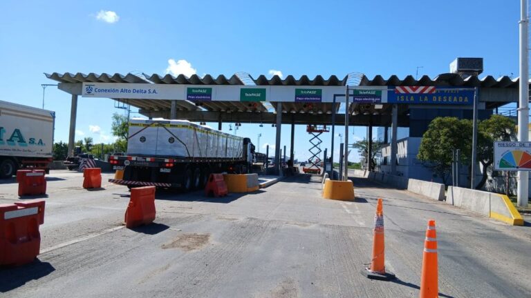 Puente Rosario-Victoria con tránsito interrumpido por obras de instalación de pórticos metálicos