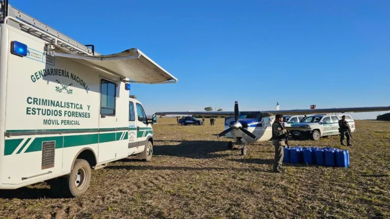Avioneta Cessna 210 utilizada para transportar cocaína en Villa Eloísa