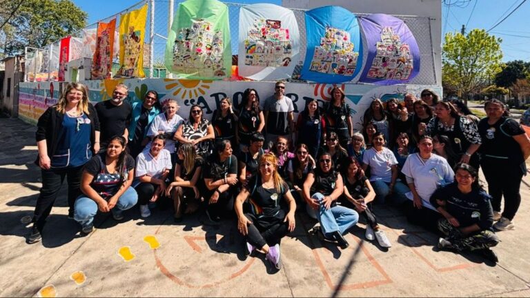 Festejo por los 50 años del Jardín Nº 44 Arco Iris en barrio Francetti