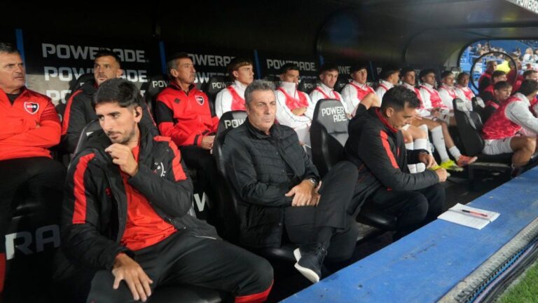 Frank Kudelka durante el partido entre Newell's y Vélez