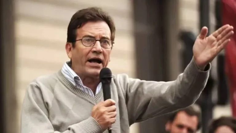 Marcelo Ramal en un debate en Rosario
