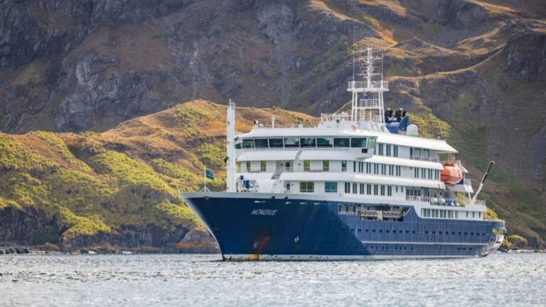 Crucero MV Hondius en el puerto de Ushuaia