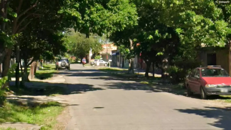 Policía científica en la escena del crimen en zona oeste de Santa Fe
